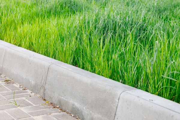 Cost of Concrete Curb Repair in Manchester